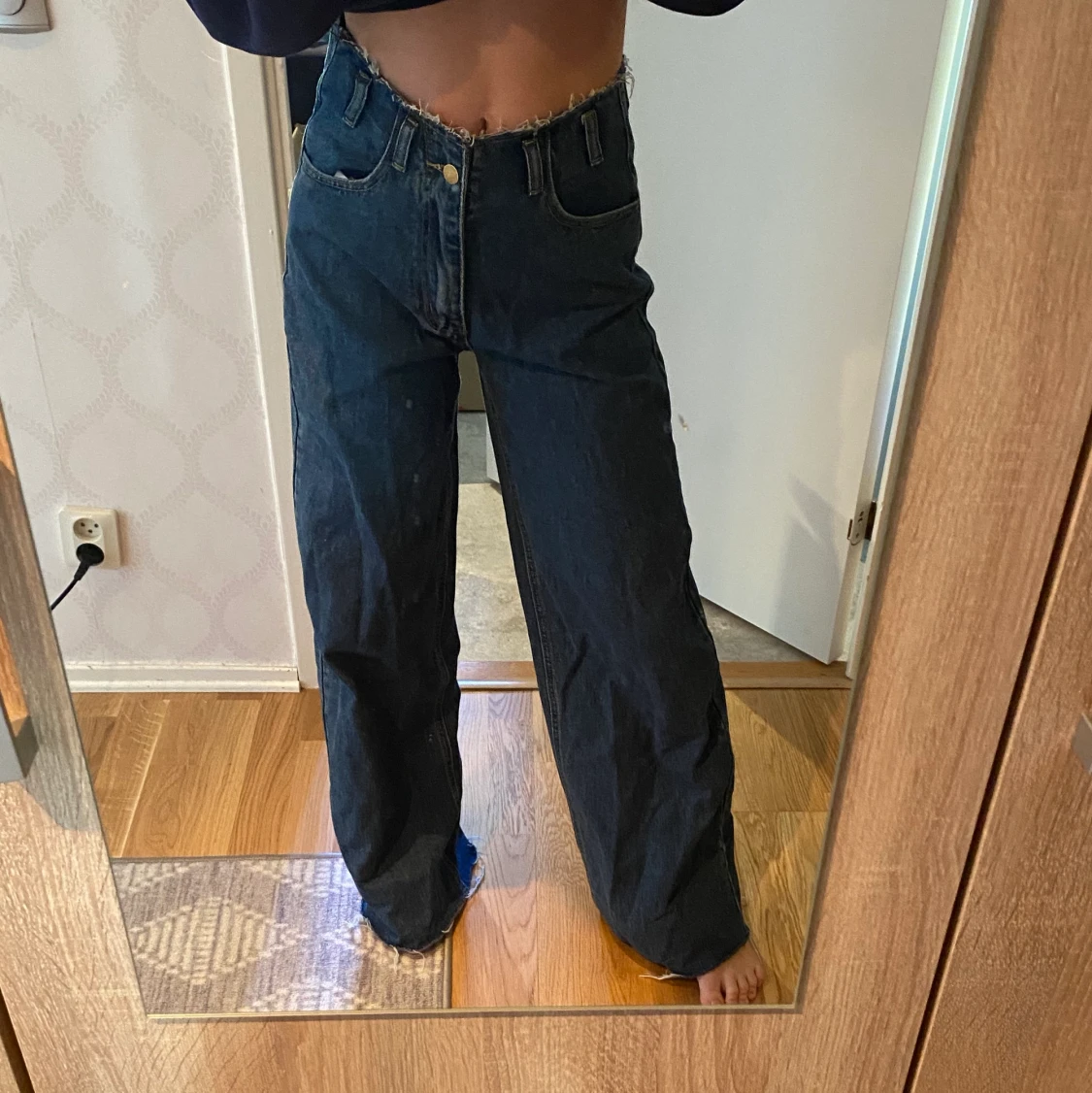 Mörkblåa jeans i strl XS
