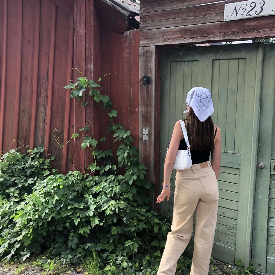 Snygga high waisted jeans monki - 90