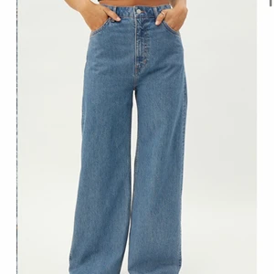 Jeans från weekday (ace) - Säljer nu ett par Long time favoriter som knappt kommit till användning. Använt endast fåtal gånger så därför superfint skick☀️ Från weekday i modellen ace storlek 26/30 