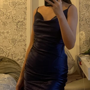 Klänning - En fin klänning från SHEIN. Frakt betalas själv 