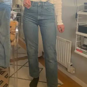 Trendiga jeans från zara, straight och skitsnygga!!💓