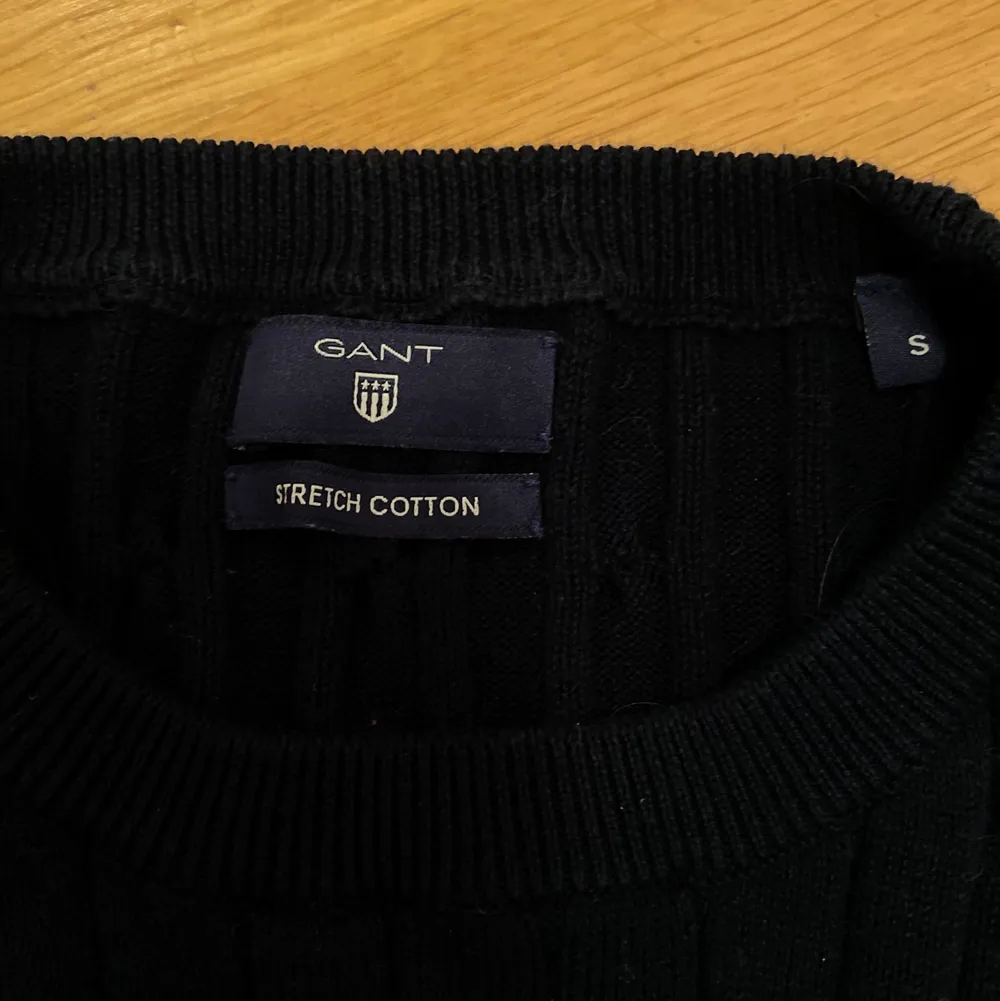 Kabelstickad Gant tröja som inte kommer till användning, använd typ en gång!! 🥰 Nypris 1299kr. Stickat.