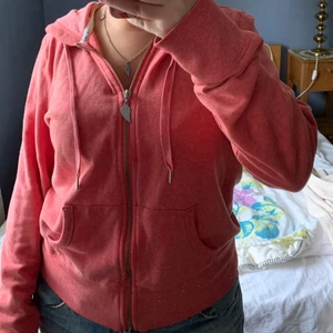 Zip up hoodie  - En zip up hoodie storlek L från Victoria secret💗 Knappt använd