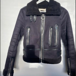 Biker jacka - Mörkblå/svart biker jacka        Str:xs men passar även mig som har S