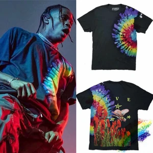 Travis Scott merch - LIMITED EDITION! Travis merch som köptes på Lollapalozza för cirka 700-800kr i en stor storlek för att ha som klänning (jag på andra bilden) superfint skick! Köparen står för frakt <3 buda!