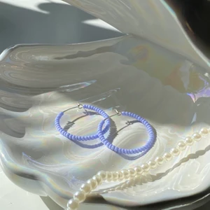 egentillverkade örhängen  - Söta egentillverkade örhängen. 🤍                       Säljer för 30 + 12kr i frakt!                                       