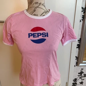 Pepsi tröja  - Fina skick, använd en gång för en bild 