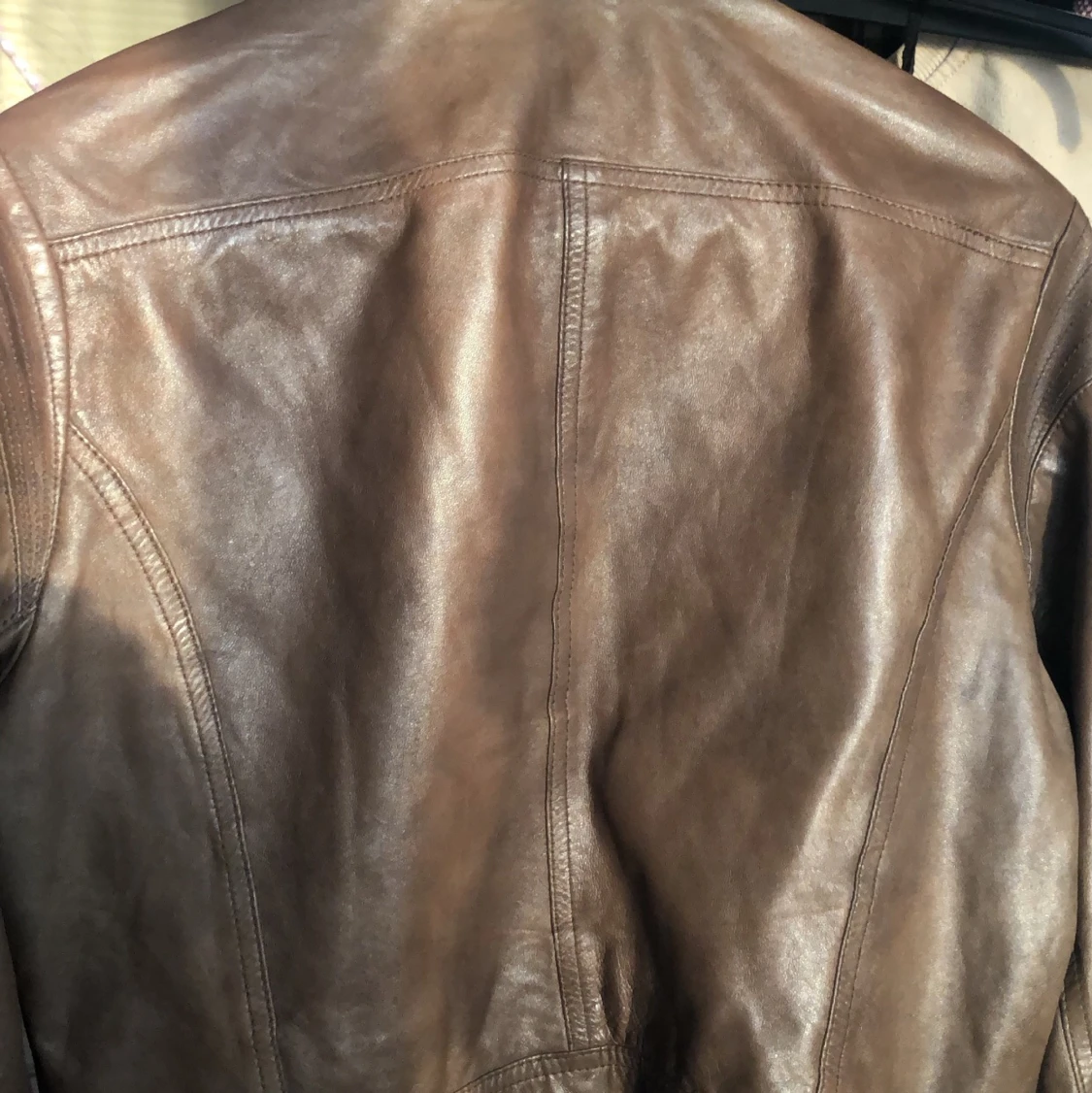 Brun skinnjacka  - 91