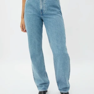 Jeans - Säljer då de inte kommer till användning, dem är väl använda men frf väldigt fint skick! ”ROWE”. Passar bra för alla långisar 