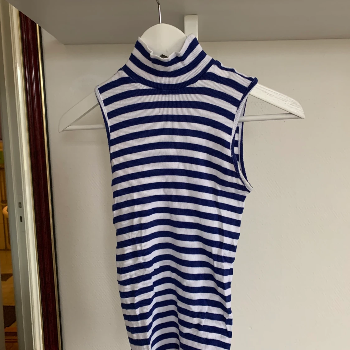 Mads Nørregaard blåvitrandig randig polo i bomull