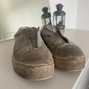 Eytys  - Säljer mina eytys pga dem inte kommer till användning längre, väl använda därför jag säljer dem till ett bra pris. Köptes för 2000kr förra sommaren (går att tvätta) ❤️ frakt tillkommer 📦 