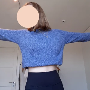 Superfin tröja - Superskön blå tröja som jag inte använder. Den är stretchig o skön. Kostar 50kr + frakt😁