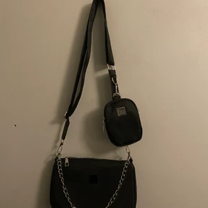 Väska - Använt väldigt få gånger. 