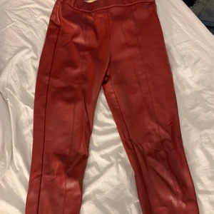 Zara skinnbyxor - sparsamt använda, köpare står för frakt💕