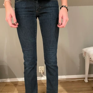 Acne jeans🤪 - Ett par sjukt snygga jeans köpta från acne! Jeansen är både trendig och skitsnygga!❤️