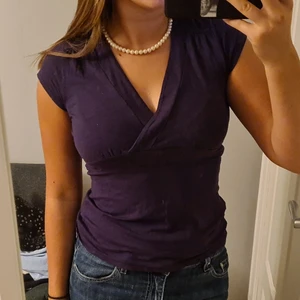 Topp - Fin lila topp med knut i ryggen i strl 38🦋 Köparen står gör frakten💙