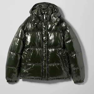  Pufferjacket, Weekday - Säljer min trendiga jacka från Weekday, köpt på herr avdelningen och är i storleken S, Snygg oversized pufferjacket. 