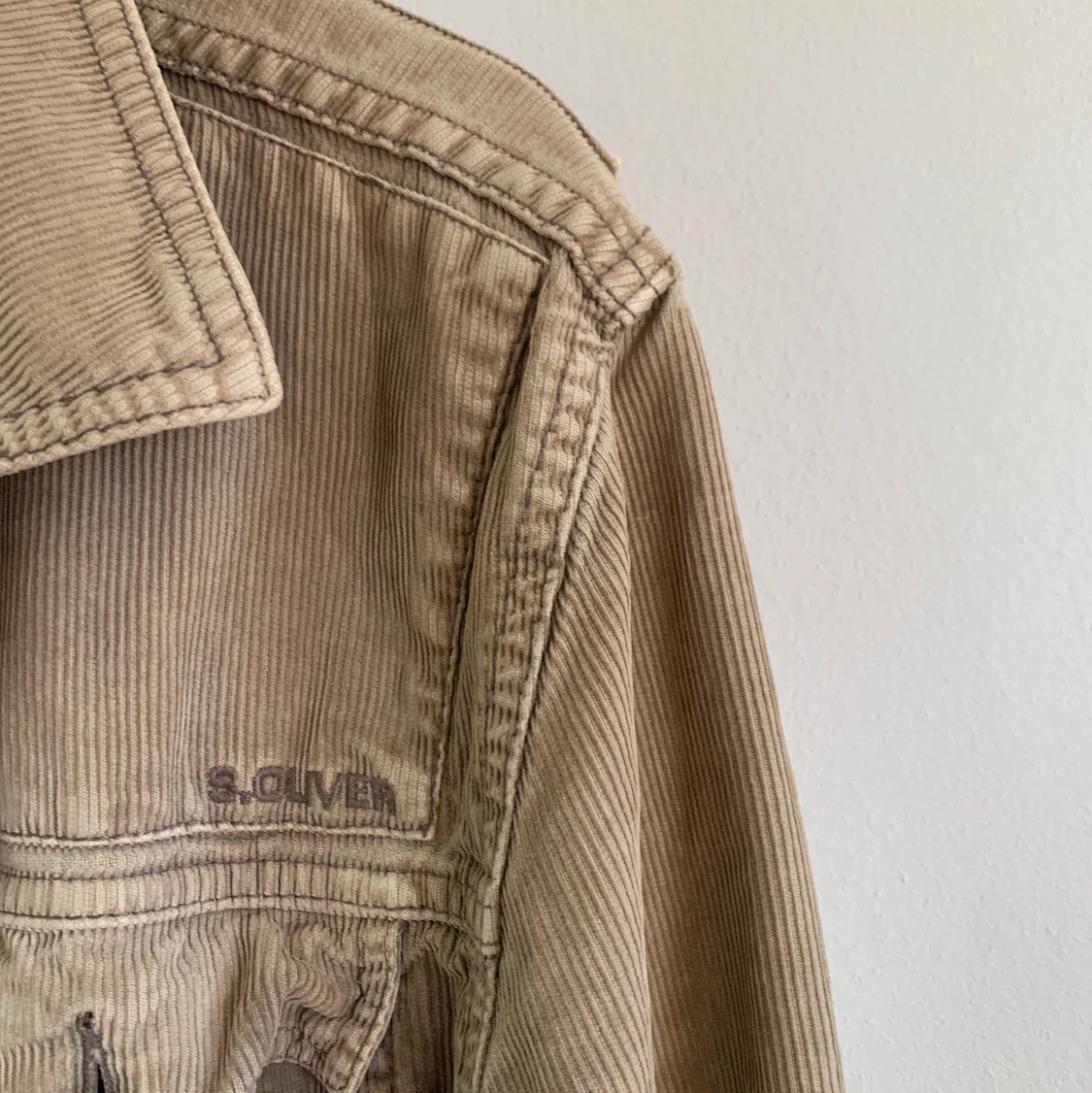 Beige Manchester jacka - 90