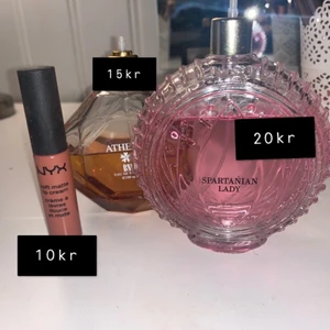 blandat - parfymerna saknar kork, läppstiften har jag aldrig använt och de är ganska ”tjockt”💕 Allt tillsammans kostar 45kr