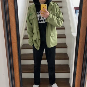 Jacka/overshirt wesc  - Grön jacka/overshirt från wesc. Aldrig använd. 300kr