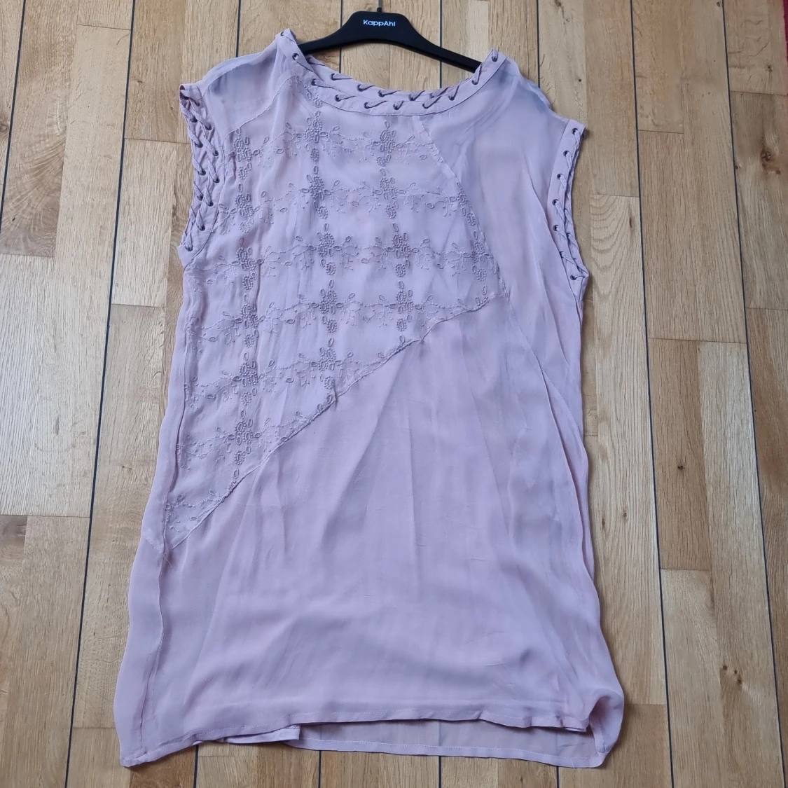 Puderrosa skir klänning från Cream.