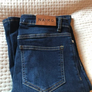 Jeans utsvängda från NAKD  - Utsvängda jeans från NAKD