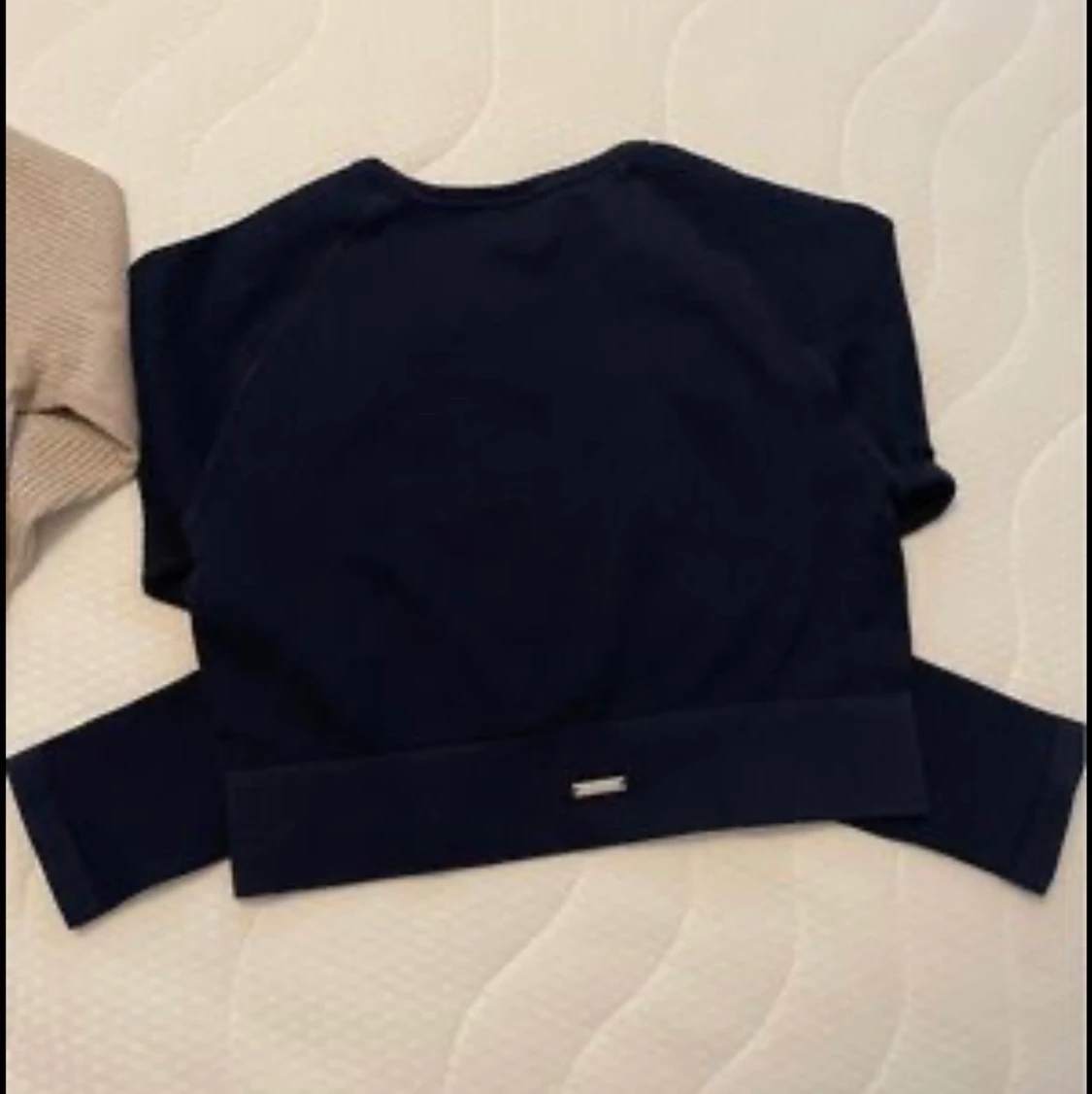 Aimn topp svart  - 90