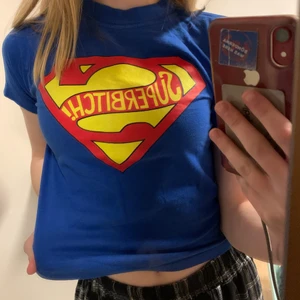 Superbitch t-shirt - Säljs för jag inte får någon användning för den, bra skick! Nästan aldrig använd, storlek XS! Skriv om du har frågor eller annat! (Postbevis)