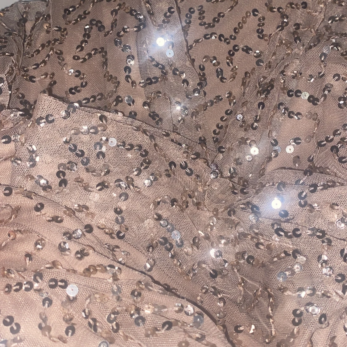 Glittrig balklänning - 91