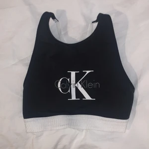 Topp från Calvin Klein - Aldrig använd💕