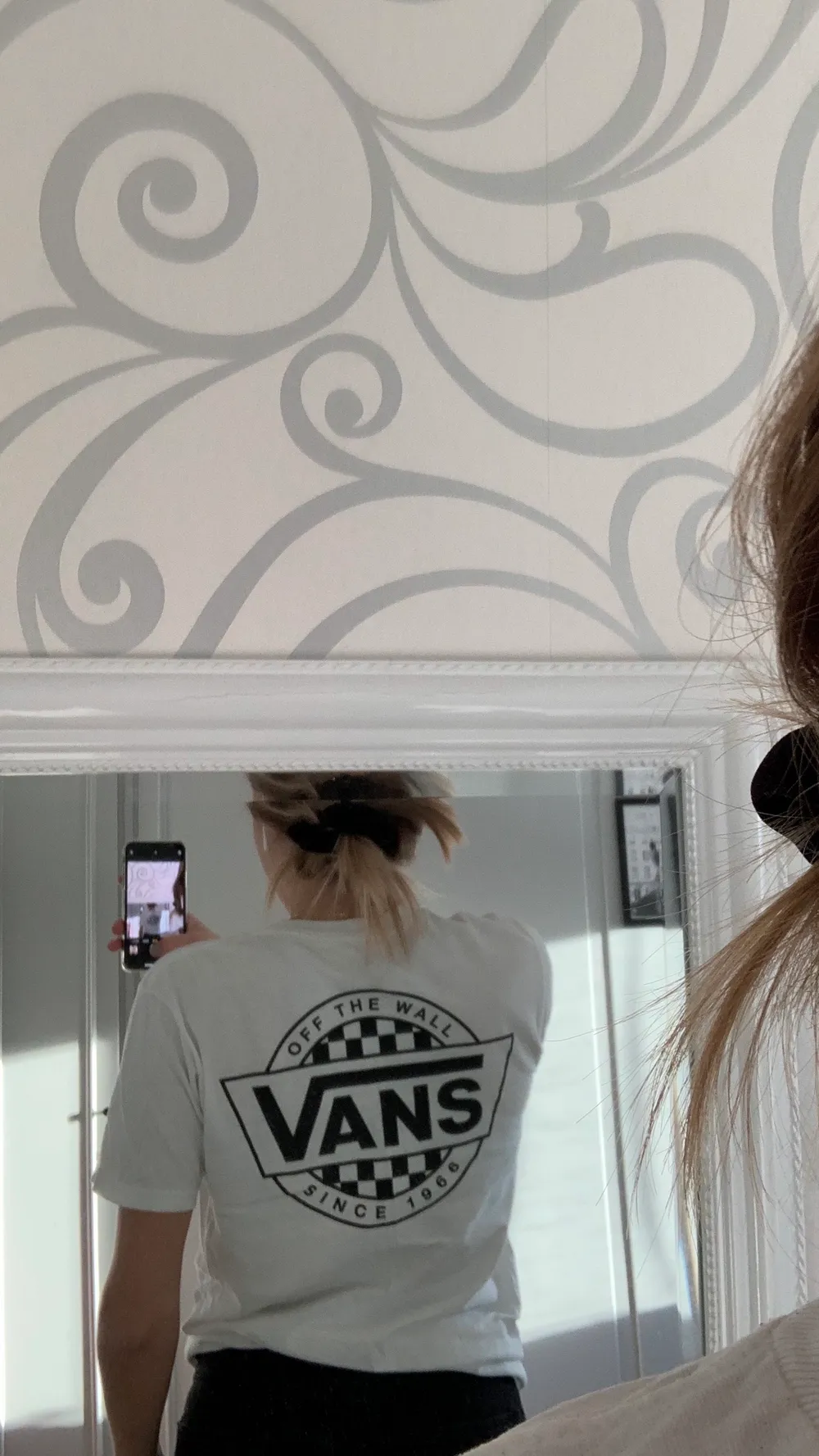 Tröja från Vans, superfin och bra kvalitet. Storlek small från herr . T-shirts.