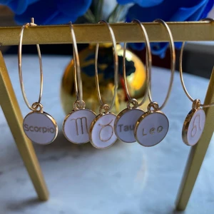 Stjärntecken örhängen  - Leo-Taurus-Scorpio. 60kr par och fri frakt ❤️