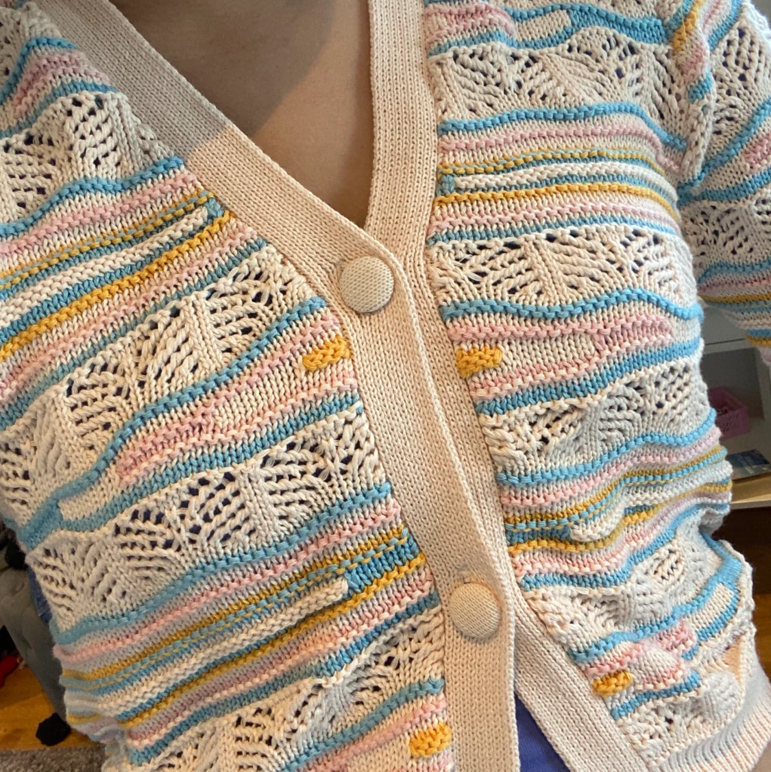 Färgglad stickad kofta - 91