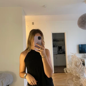 Linne  - Sött linne i storlek 32, säljer då det är för litet för mig. Fint skick 30kr