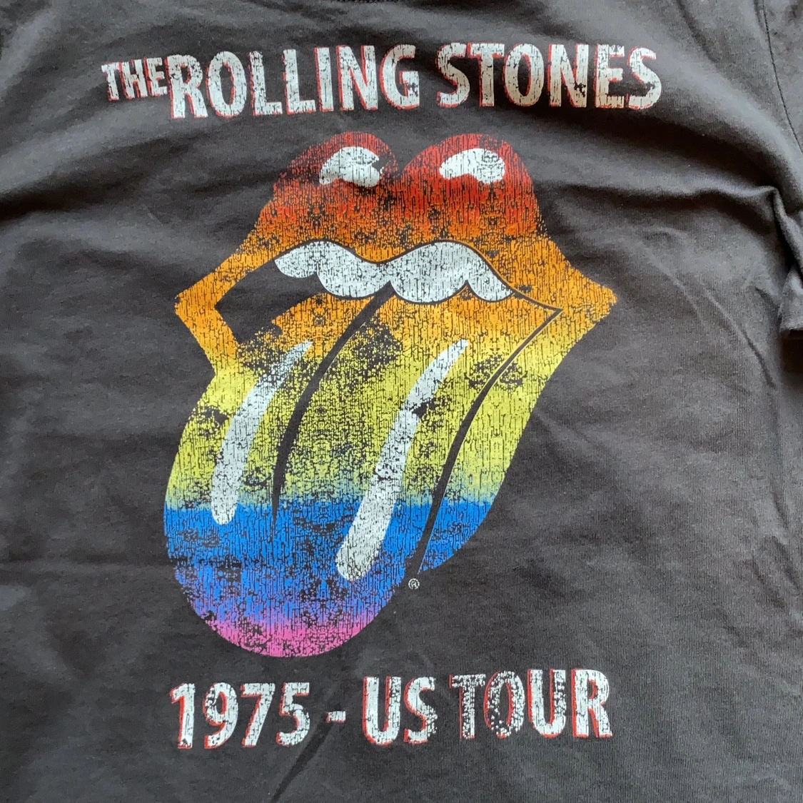 T-shirt med tryck i storlek S - 91