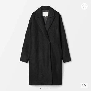 Kappa Carin Wester - Säljer min Carin Wester kappa i modellen Reese då den blivit för stor för mig. Använd en säsong och forfarande i bra skick, gjord i ull så varm & skön, passar perfekt till vintern med en halsduk! Fler bilder kan fås ☺️