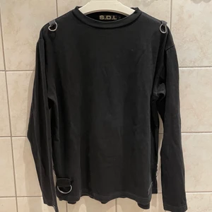 Tröja - Långärmad tröja med fina detaljer!