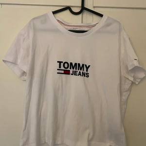 T-shirt  - Fin T-shirt 🤍