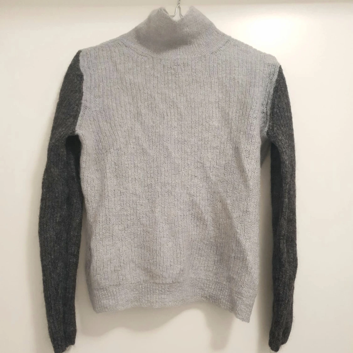 Stickad tröja från J.Lindeberg 