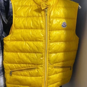 Moncler  - Moncler gui.   Size 1 cond 8/10