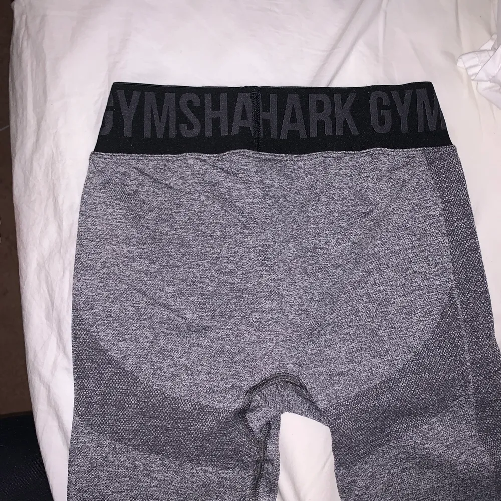 Säljer ett par tights från Gymshark i storlek S. Använt endast 1 gång, som nya. . Övrigt.