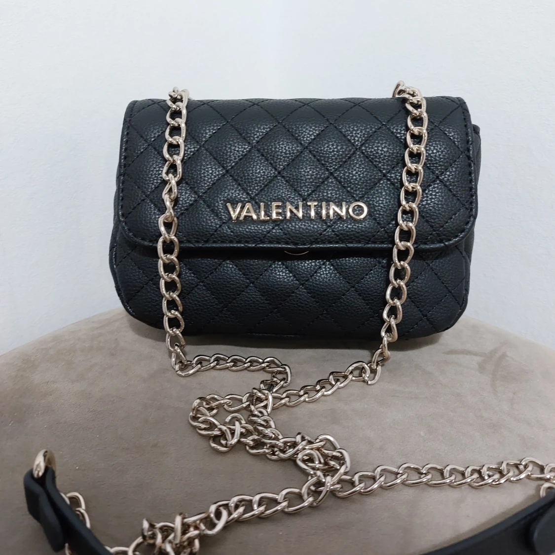 Äkta valentino väska - 90