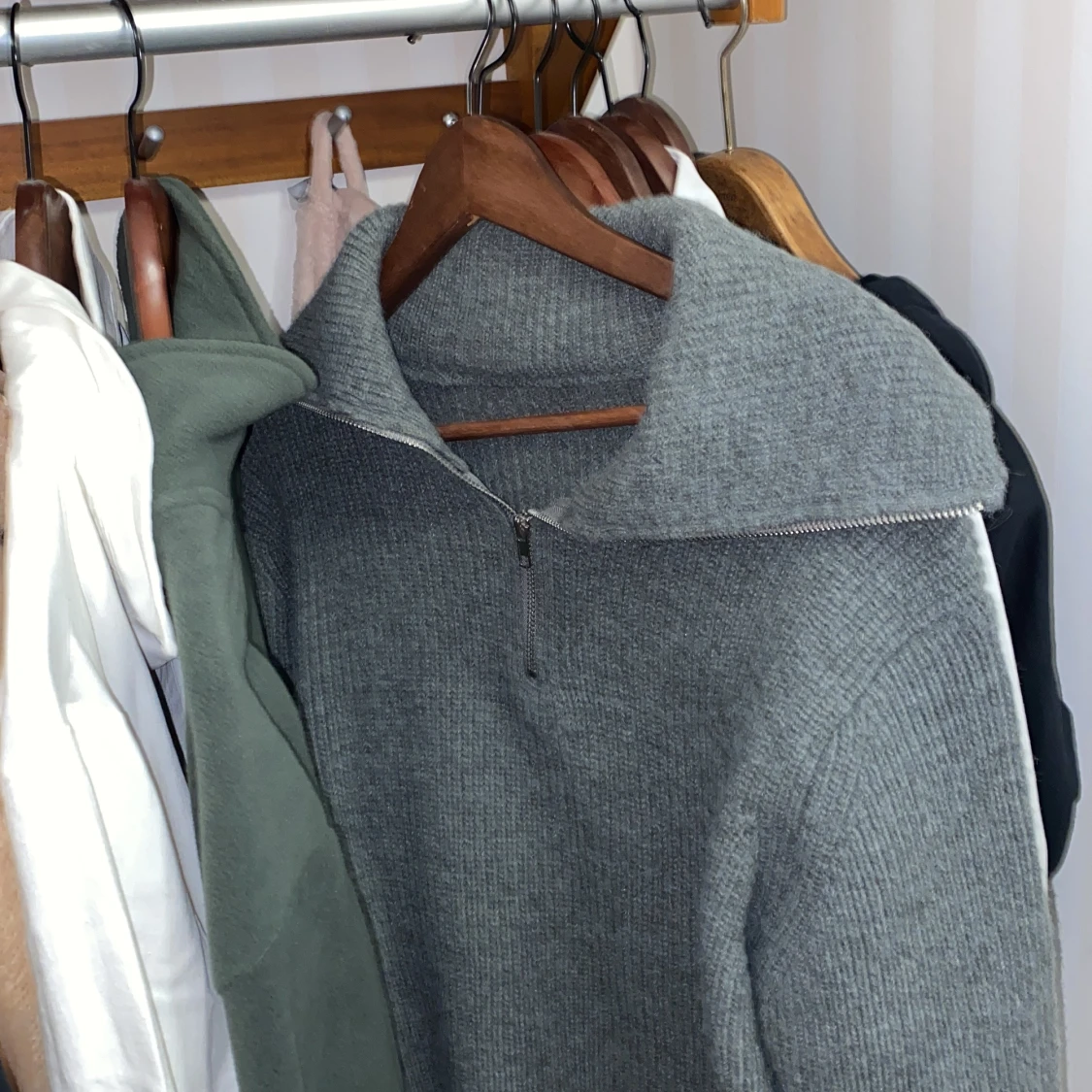 STICKAD TRÖJA GRÅ - 90