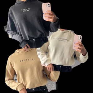 Gina Tricot Hoodies  - Säljer dessa hoodies pga att dom inte kommer till användning!! Dom är i bra skick. Svart hoodie=storlek M. Vit hoodie=storlek S. Brun hoodie=storlek XS. Säljer dom för 25kr st och alla 3 tillsammans för 50kr+frakt💗kontakta för intresse💗SVARTA ÄR SÅLD!!