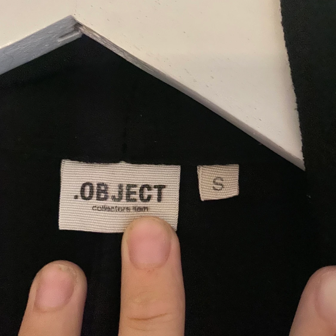 Lång svart kappa - 91