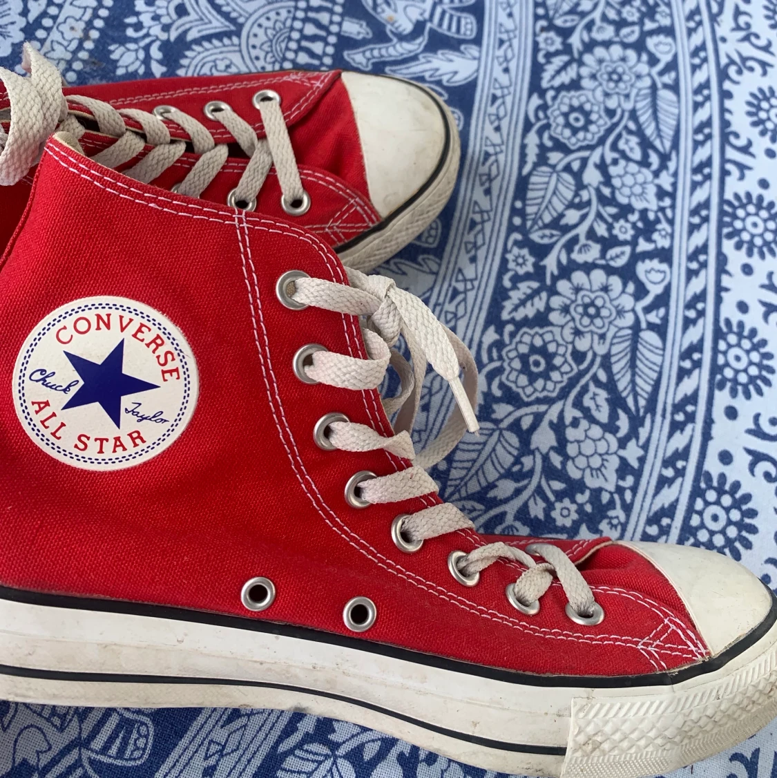 Röda Converse ❤️ - 90
