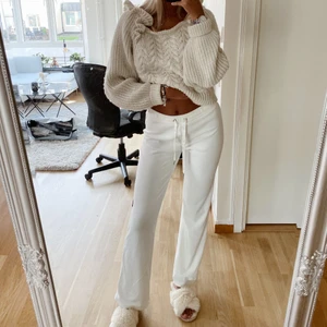 Mjukisbyxor  - Raka/utåtsvängda mjukisbyxor i storlek xs/s helt nya