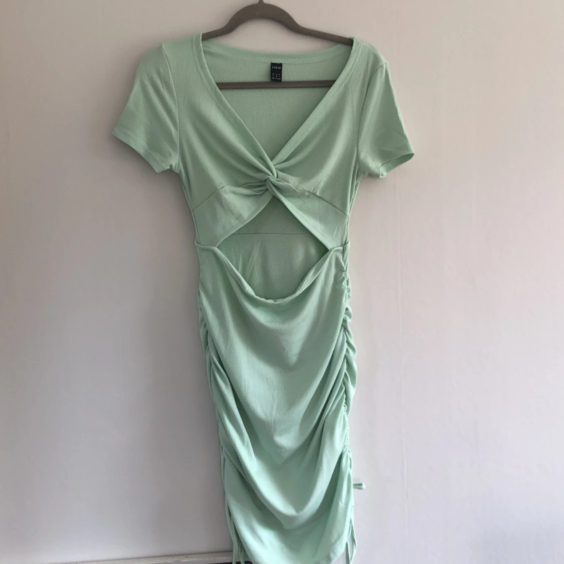 Grön klänning med Knut  - 90