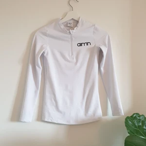 Aimn träningströja - Träningströja från Aimn i jättefint skick! Storlek xs. Skickar endast.