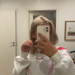 tröja  - jätte fin tröja 150 +frakt för postningen 